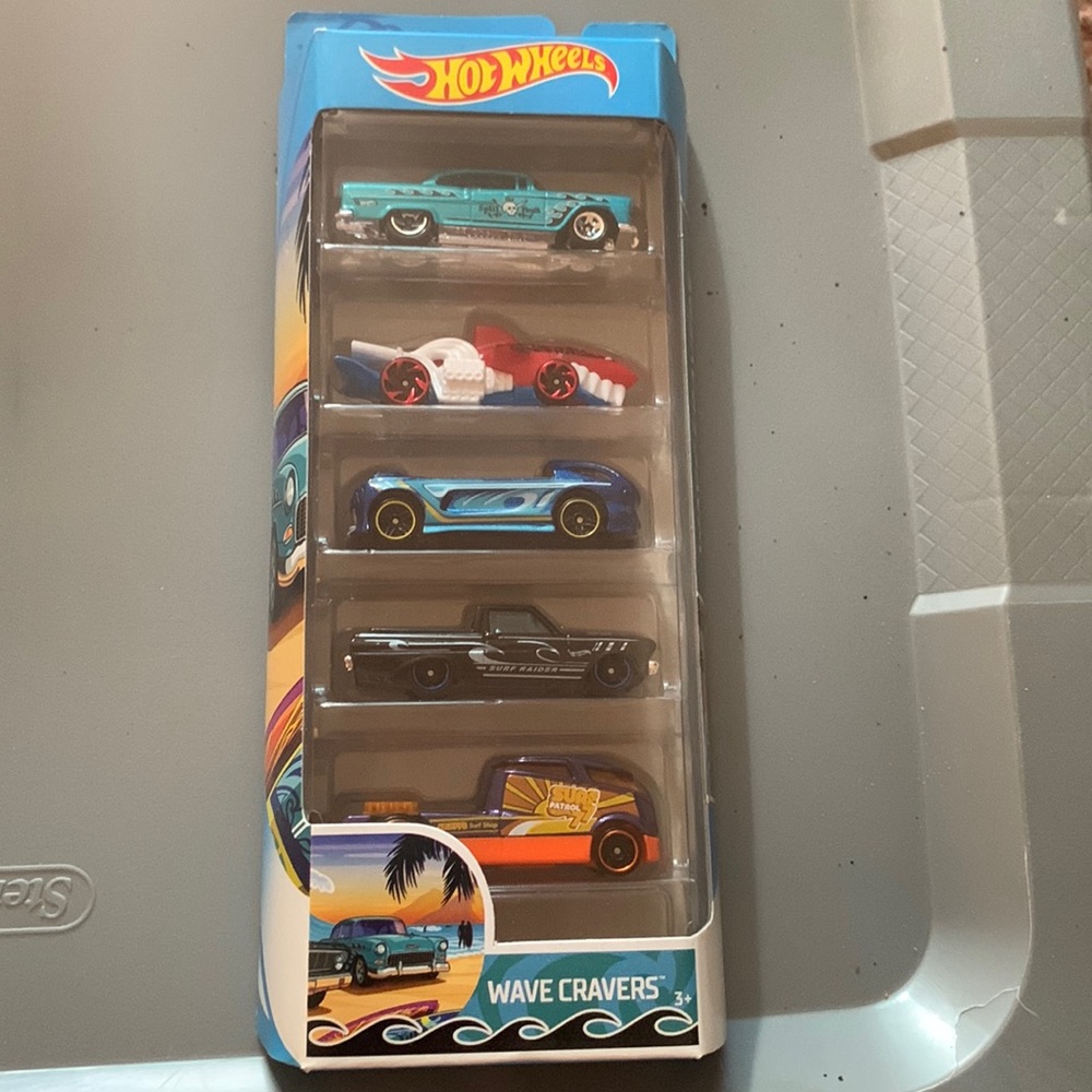 Toy car